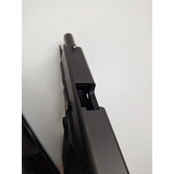 Glock23 Gen4 mit diversen Gebrauchsspuren. Allgemeinzustand sehr gut. Inkl.