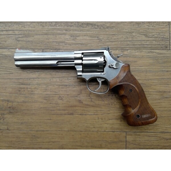 Revolver Smith & Wesson 686-4, 6" STS mit Nill Griff Kaliber .357Mag gebraucht