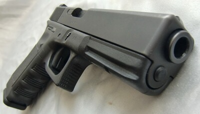 HALBAUTOM. PISTOLE GLOCK, MOD. 17 GEN 3, Kal. 9mm LUGER, GUT ERHALTENE GEBRAUCHTWAFFE!