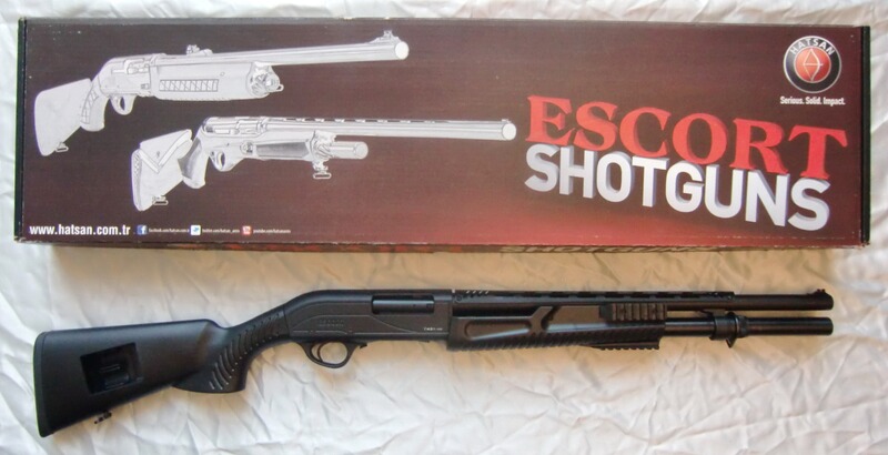 TAKTISCHE VORDERSCHAFT-REPETIERFLINTE ESCORT MPS, Kal. 12/76, NEUWAFFE MIT GUTER AUSSTATTUNG!!!