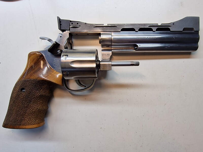 Smith & Wesson Mod. 686 PPC - .357 Mag. – 4 Positionen Wichita-Visierung & Nill-Griff, BDS, BDMP, Me