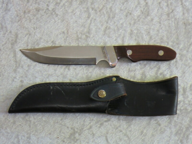 Sehr stabiles Outdoor Messer, Taschenmesser mit Lederscheide