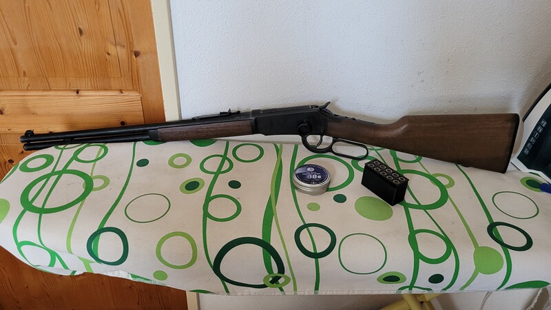 Umarex Cowboy Action Rifle. Winchester Co2
