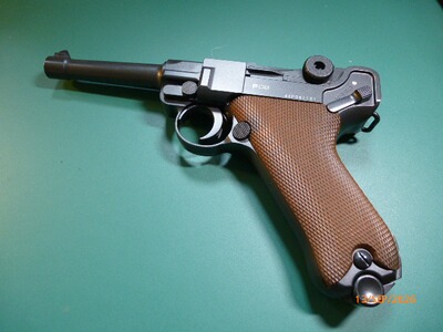 Luftpistole (CO2) GLETCHER PARABELLUM P 08, Full Metal, Blow-Back, m. Zubehör
