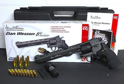 Dan Wesson 8" Co2 Revolver 4,5 mm Stahl BB (P18) + zus. Patronen "Wie neu"