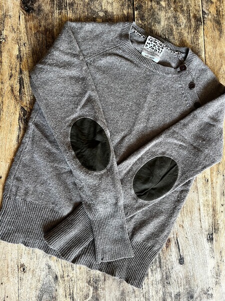 Cashmeremix Pullover mit Armpatches braun