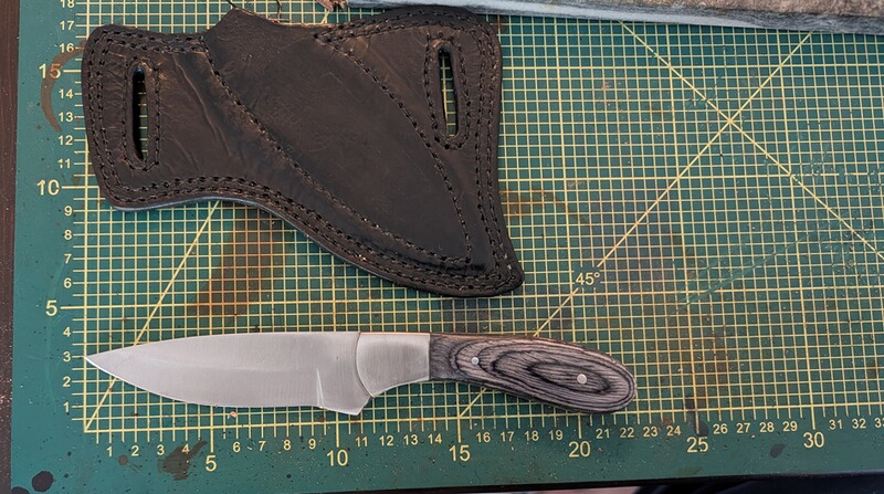 Outdoor- & Jagdmesser mit Holzgriff und Handgefertigter echt Lederscheide | ca. 22,5 cm| Bushcraft
