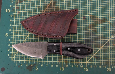Damast Bushcraftmesser mit Holzgriff & Handgefertigter echt Lederscheide | ca. 16 cm | Outdo