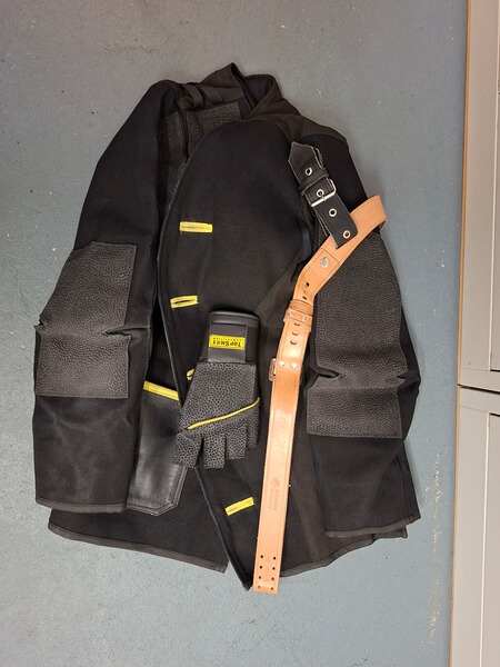 Schießjacke von TOP SHOT mit Gehmann Lederriemen