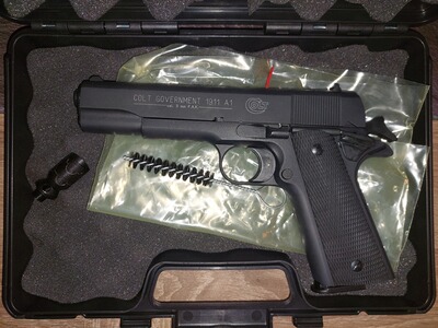 Colt Schreckschuss Pistole Government 1911 A1 9mm P.A.K.