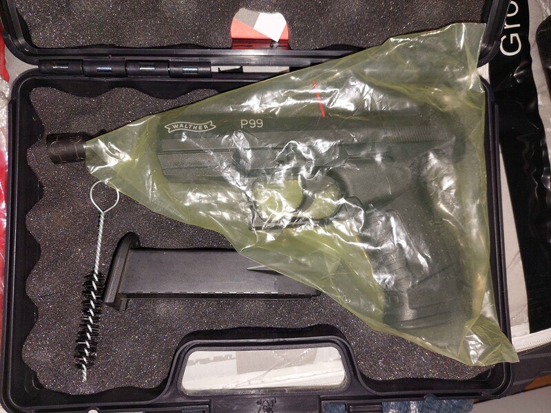 Walther P99 9mm P.A.K. mit Walther Holster.