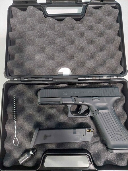 Glock 17 Gen 5 | 9mm P.A.K. mit Holster