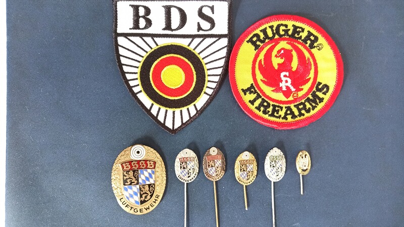 Aufnäher BDS und Ruger . Anstecknadeln BSSB u. DSB