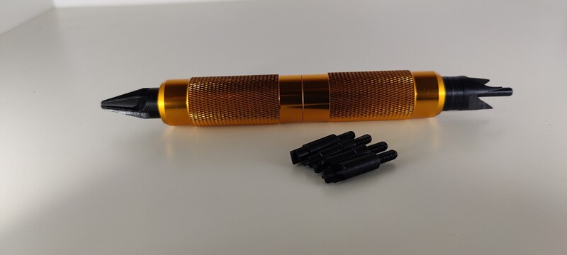 Hülsenbearbeitungswerkzeug mit Innen-/Aussenentgrater und Zündglockenfräser/-Räumer