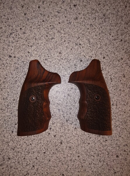 Holzgriffschalen Steel Cop/Dog Revolver