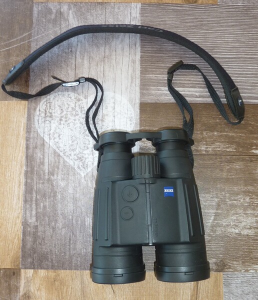 Fernglas Zeiss Victory 10x45 T* RF mit Entfernungsmesser