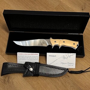 Böker Magnum Collection 2010 – Limitiertes Sammlermesser mit Lederscheide