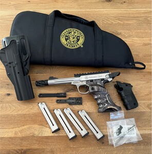 Smith & Wesson SW22 .22lr Victory Performance Center - Tuning Waffe mit viel Zubehör