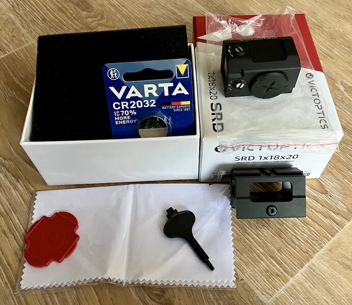 Victoptics RDSL34 SRD 1x18x20 VOD Reddot + Vector Optics SCFRM-15 Raiser-Montage