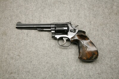 Revolver Smith & Wesson 48-2, Kaliber .22 WMR