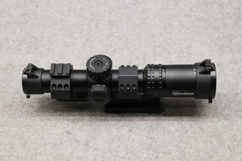 Zielfernrohr Firefield Rapidstrike 1-4x24 SFP im Set mit Firefield Mini-Leuchtpunktvisier