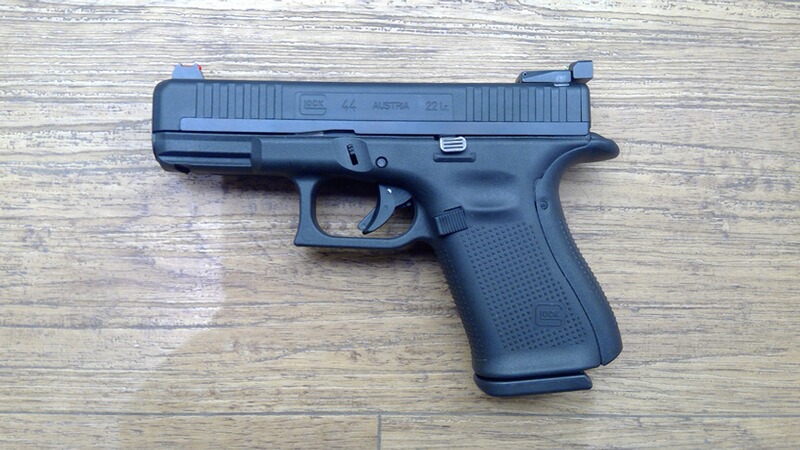 Pistole Glock 44, Vorführwaffe, LPA TTF Visier, Kal.:.22lr HV