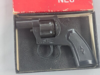 Revolver ME 70/G (PTB 5-70B) in Kaliber: 6mm Flobert Platz inkl. original Verpackung