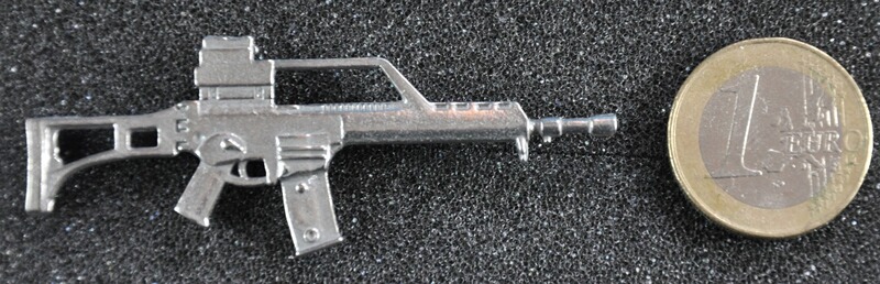 Sturmgewehr H&K G36 als Metall-Anstecker