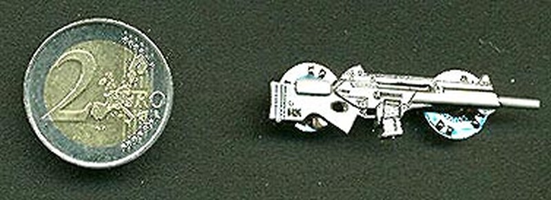 HG SL8 Gewehr als Metall-Anstecker