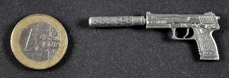 H&K SOCOM Pistole mit Schalldämpfer als Metall-Anstecker