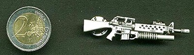 US M16 Sturmgewehr mit Granatwerfer als Metall-Anstecker