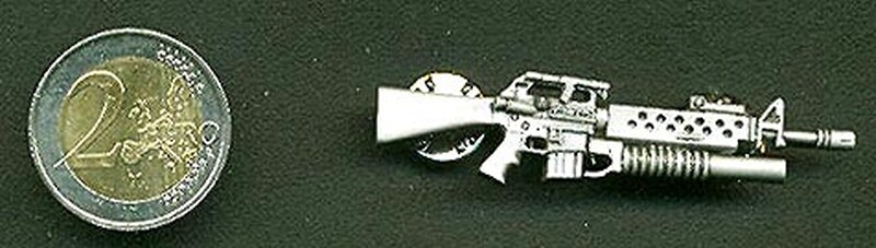 US M16 Sturmgewehr mit Granatwerfer als Metall-Anstecker