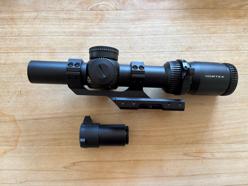 Vortex Venom 1-6x24 Shortdot LPVO Drückjagdglas mit Cantilever Montage