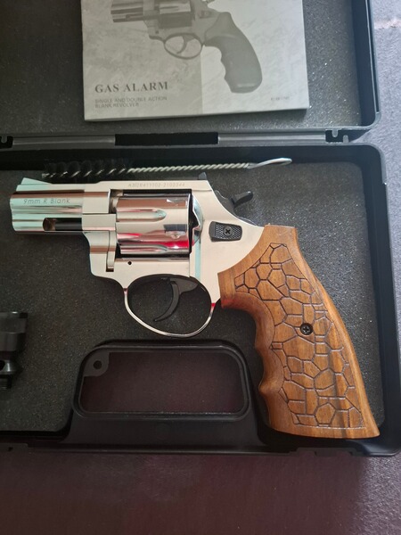 Zoraki R1 2,5" Chrom 9mm RK mit Echtholzgriffschalen plus schwarze Combat Griffschalen