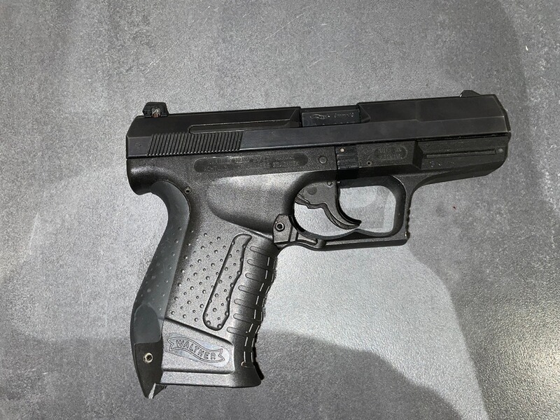 Walther P99 inkl 2 Magazinen, Koffer und Zubehör