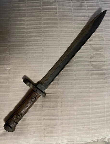 Altes Bajonett mit Holzgriff – Sammlerstück – ca. 39 cm