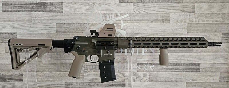 Neuware vom Fachhandel - Schmeisser AR15 M5FL Sondermodell MAGPUL 16,75" OD Green .223Rem mit Optik