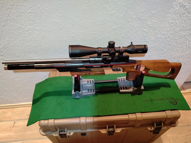 Anschütz Sonderanfertigung: Modell 9015 Hunting mit Handauflage, Hawke Zielfernrohr und Koffer