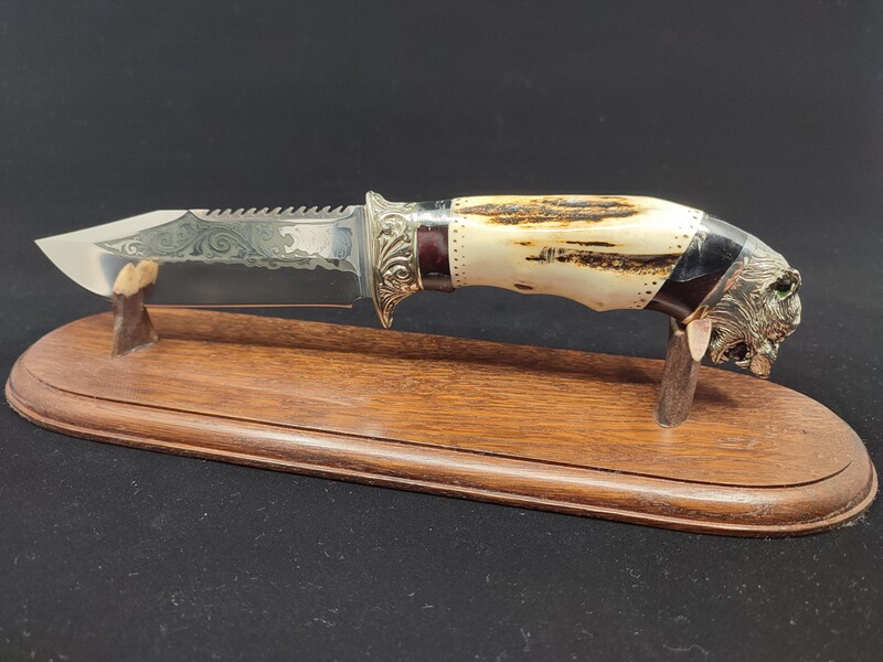 Jagdmesser handgeschmiedet mit Hirschhorn und Wolfsmotiv