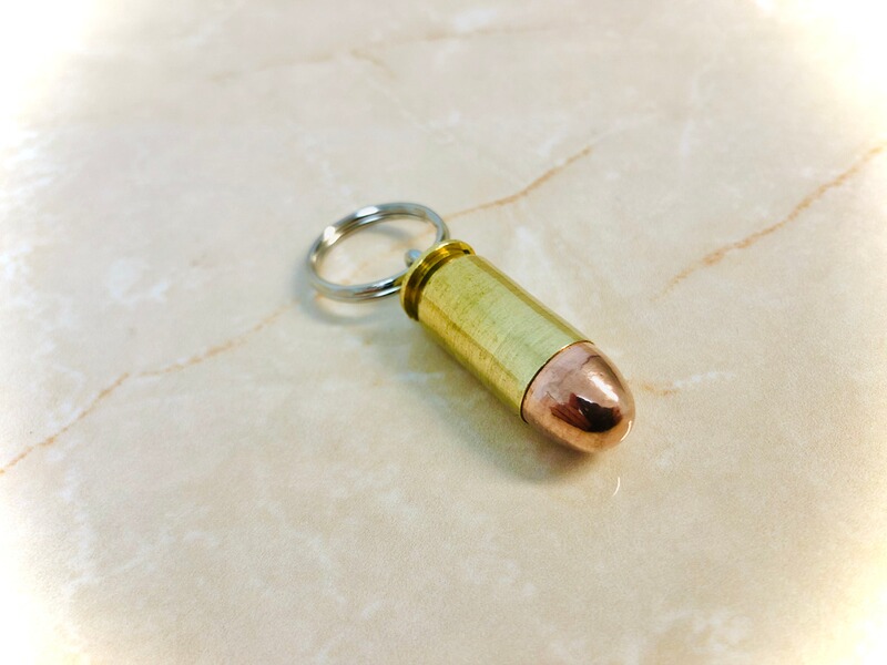••• Schlüsselanhänger Patrone .45 ACP •••