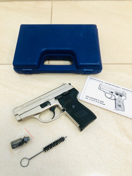 ••• SIG SAUER P239 Schreckschusspistole / Nickel / Zubehör / OVP / PTB 874 •••
