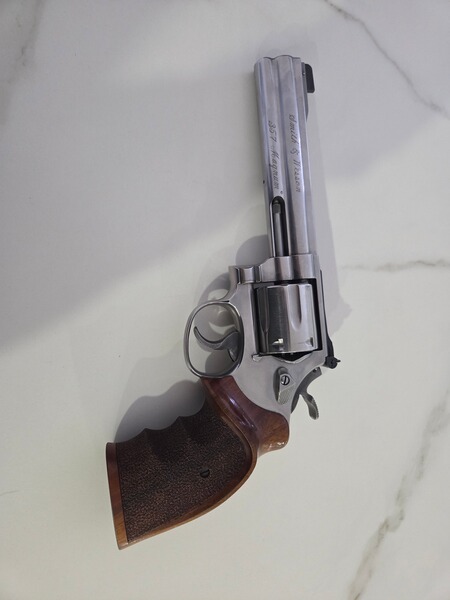 Smith & Wesson 686 Target Champion Deluxe