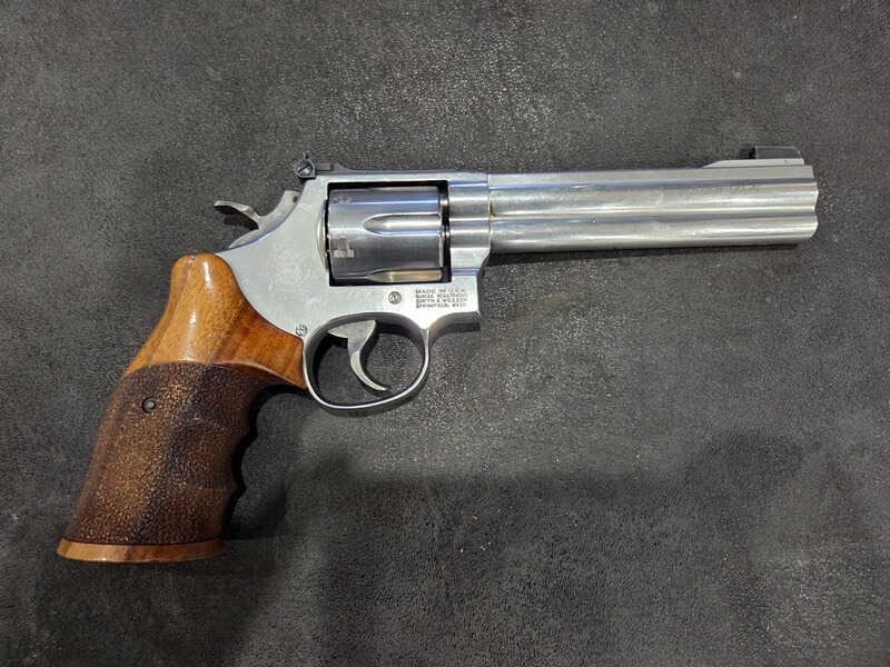 Smith & Wesson 686 Target Champion Deluxe