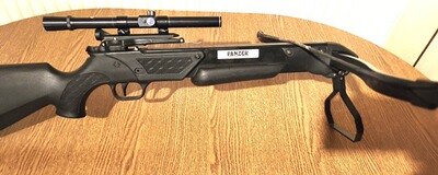 Armbrust Barnett Panzer mit Zubehör