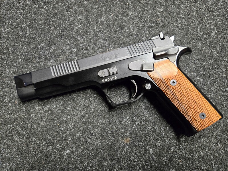 Überragende, als echte Sportpistole konstruierte Pardini PC 9 6 Zoll mit 5" Austauschlauf 9mm Luger