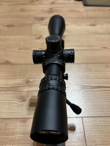 Nightforce NXS 5,5–22x50, MIL-Dot, Top Zustand