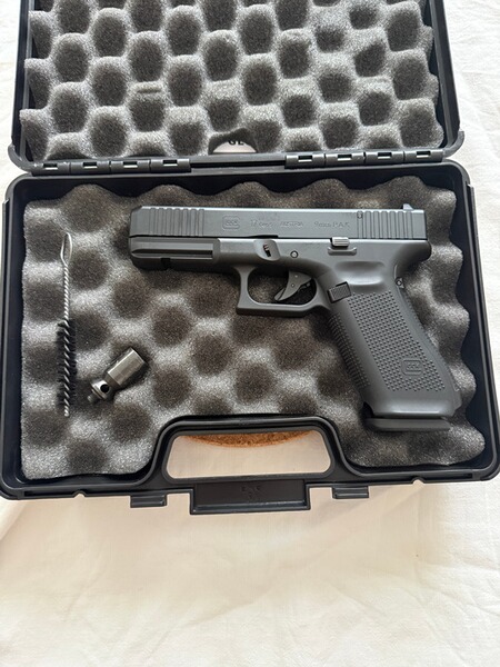 GLOCK 17 Gen5 BLK 9 mm P.A.K.