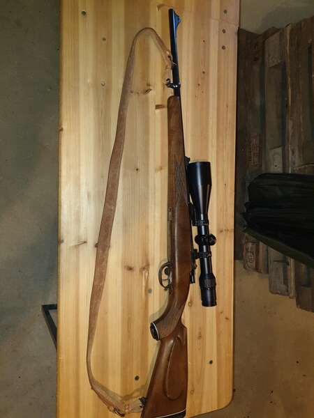 Repetiere Zastava in 7x64 mit Doctor 3-12x56 mit einstellbaren Leuchtpunkt auf Schwenkmontage.