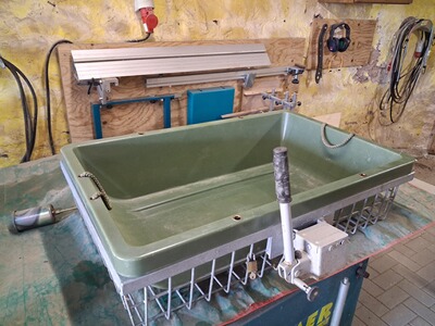 Häckträger mit Schnellverschluss und passende Wildwanne