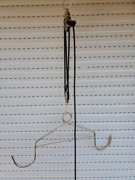 Wildgalgen mit Flaschenzug, Aufbrechhilfe